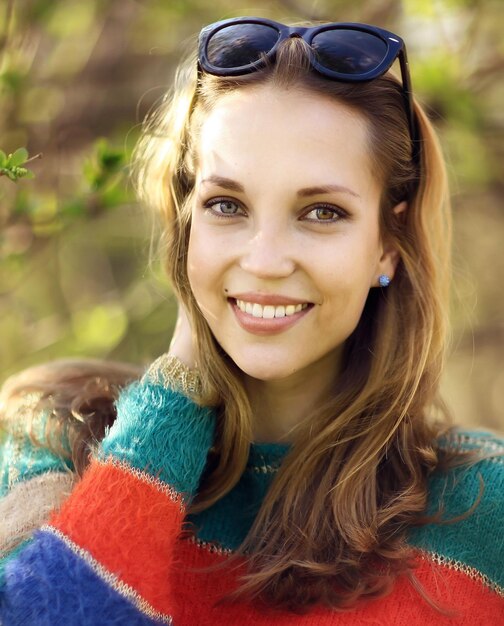 Foto el retrato de una chica hermosa.