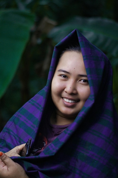 Foto retrato de una chica sonriente