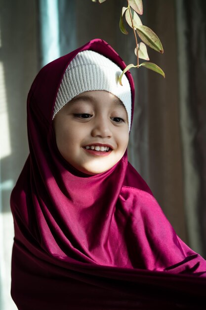 Foto retrato de una chica sonriente