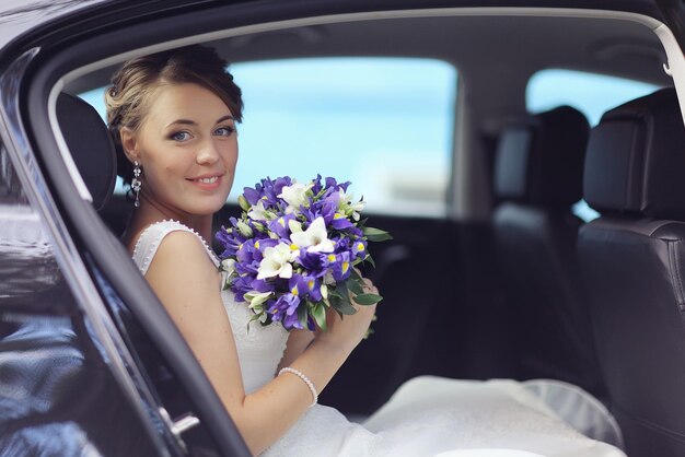 Retrato da noiva em um casamento em um vestido branco