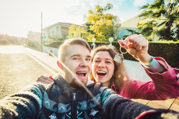 Foto retrato de amigos felizes sorrindo