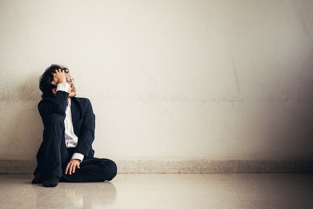 Retrato, de, asiático, homem negócios, cansado, de, trabalho