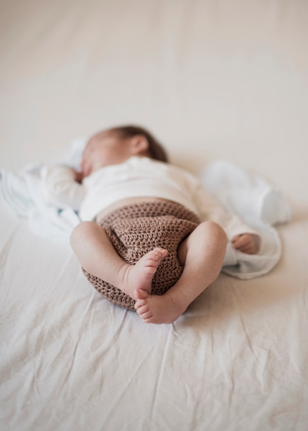 Foto retrato de bebê recém-nascido com sono