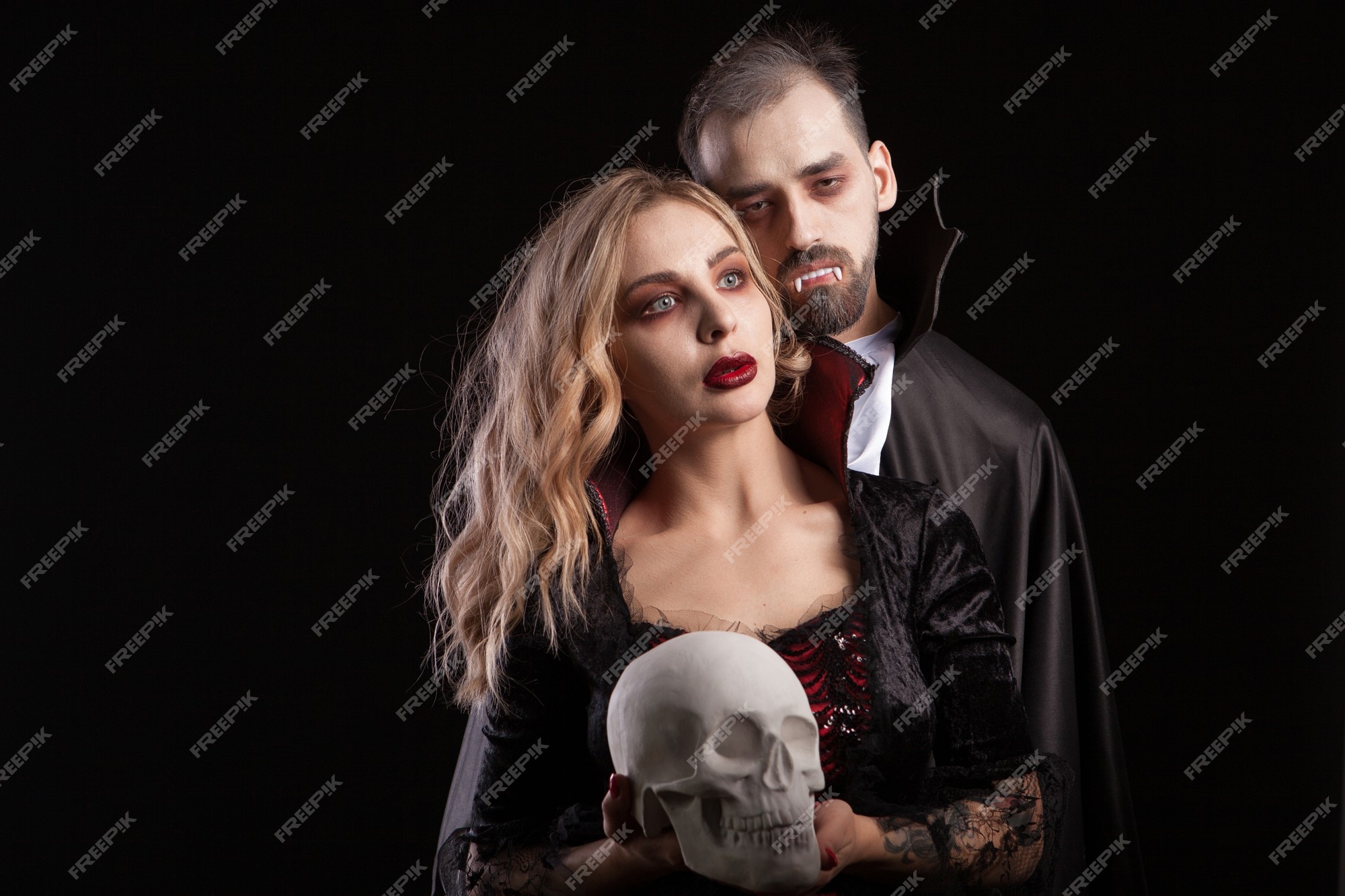 Fantasia de Halloween para casais – Fantasia de vampiro masculina e  feminina para casais – Drácula e vampira preta 