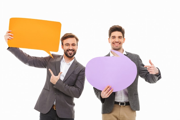 Retrato de dois homens de negócios satisfeitos