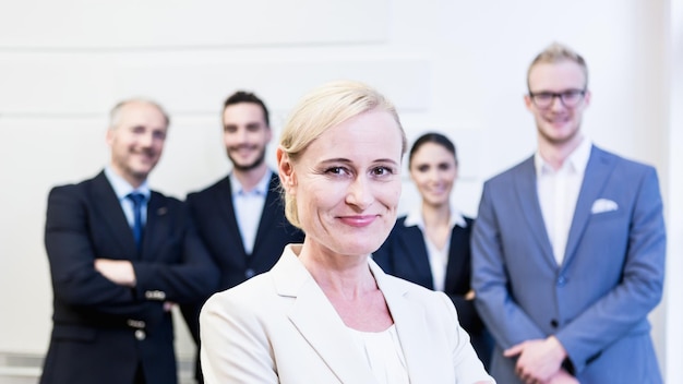 Retrato de empresários sorridente