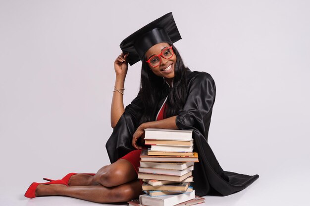 Foto retrato de estudante em vestido de formatura