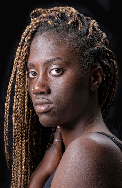 Retrato de estúdio jovem negra