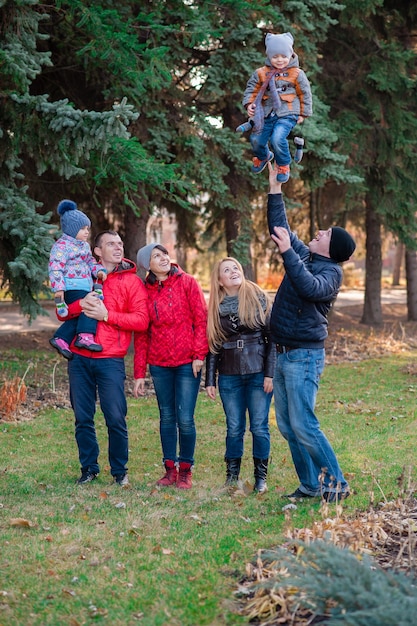 Retrato de família no parque