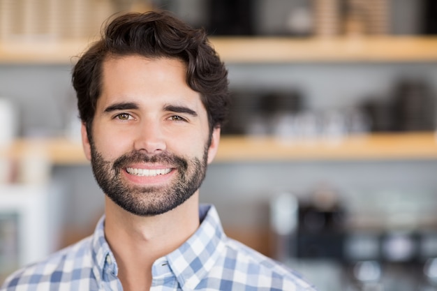 Retrato, de, homem sorridente