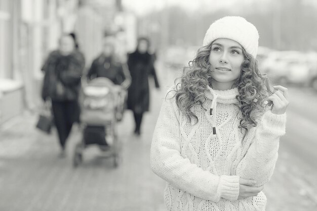 Foto retrato de inverno da mulher neve