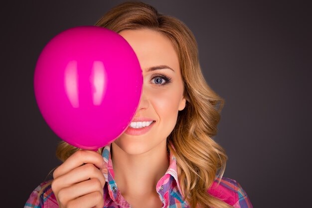 Retrato de jovem com balão