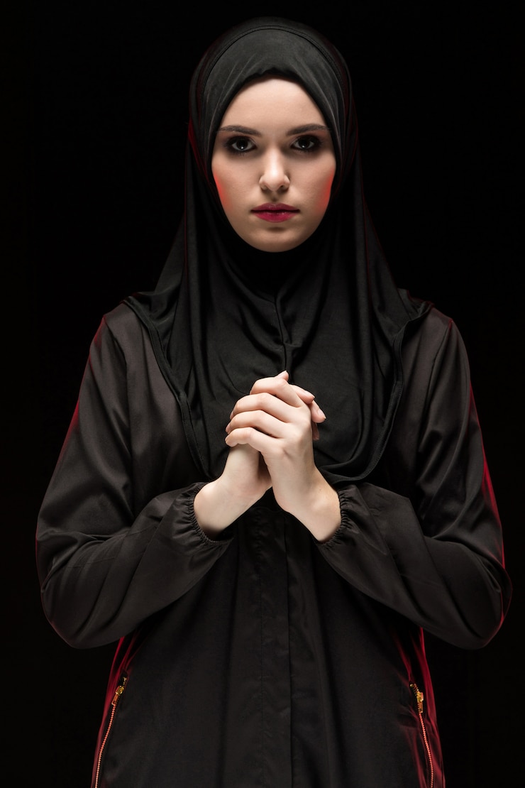 Foto retrato, de, jovem, muçulmano, mulher, em, roupa tradicional