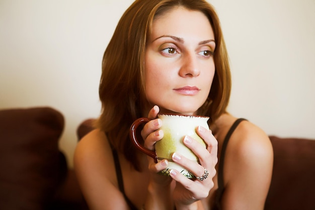 Retrato, de, jovem, mulher bonita, com, chá