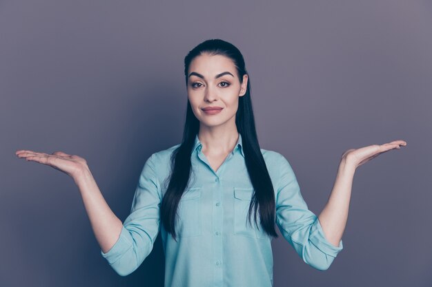 Retrato de jovem mulher de negócios