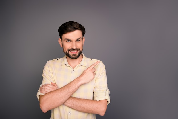 Retrato de jovem sorrindo