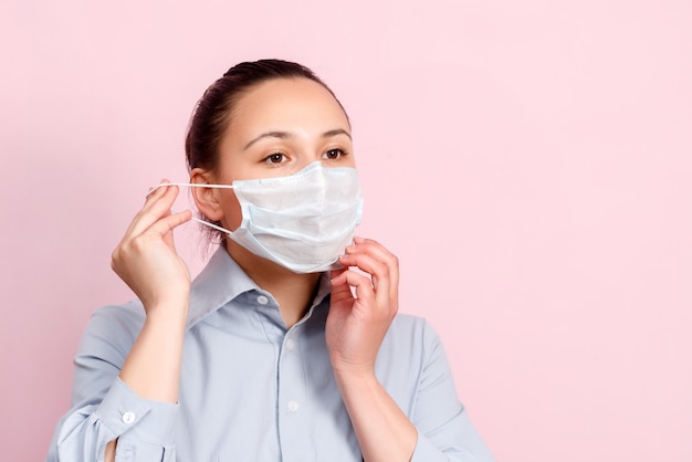 retrato de jovem vestindo uma máscara facial, prevenção de coronavírus