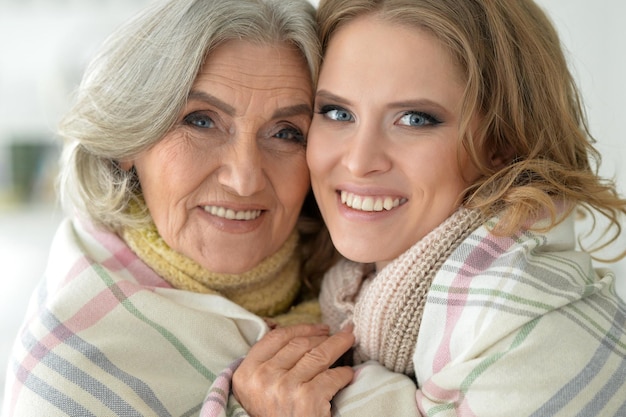 Retrato de mãe e filha, close-up