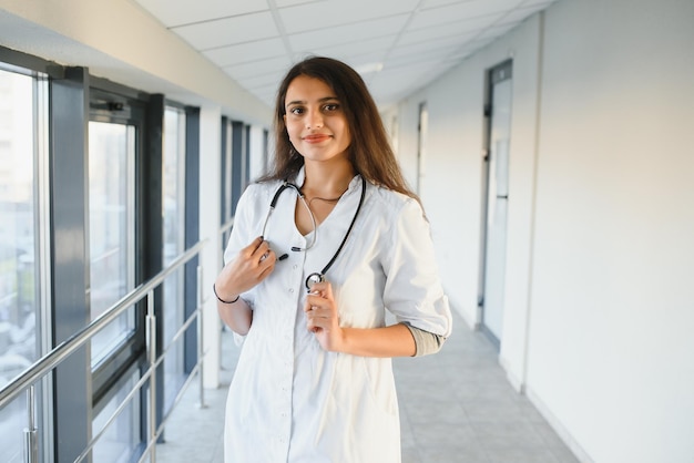 Retrato de médica indiana