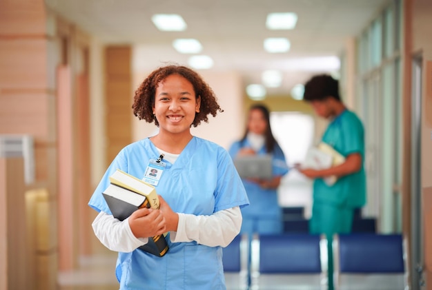 Retrato de médico e paciente no hospital