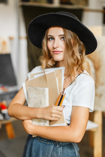 Retrato de menina artista