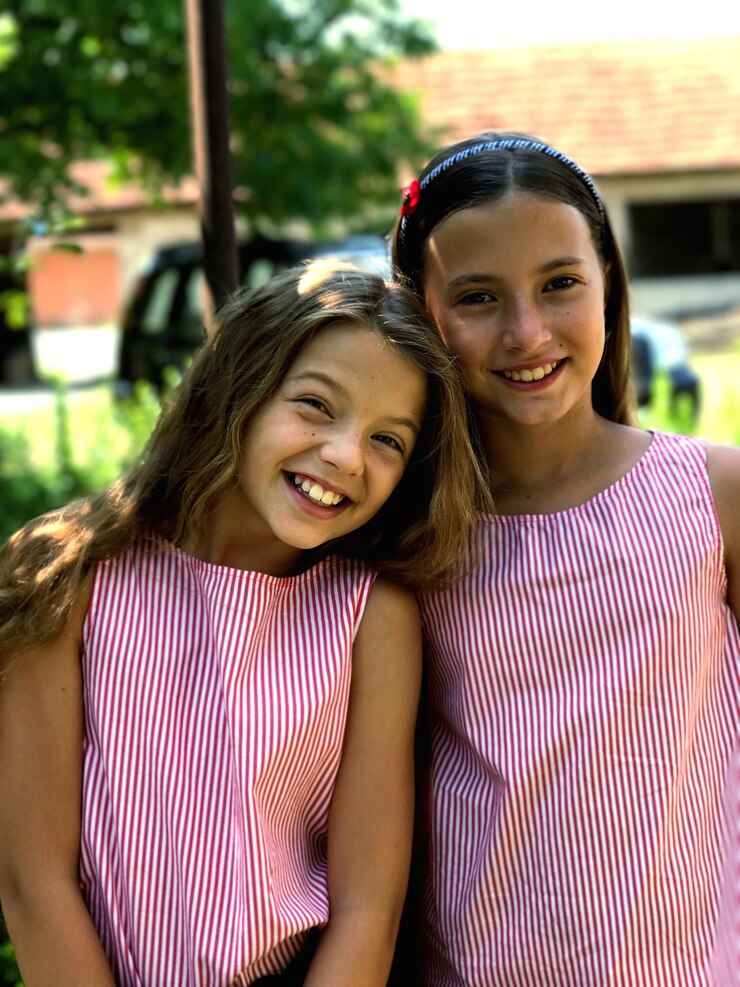 Foto retrato de meninas adolescentes sorridente