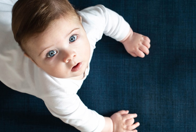 Foto retrato de menino bebê criança