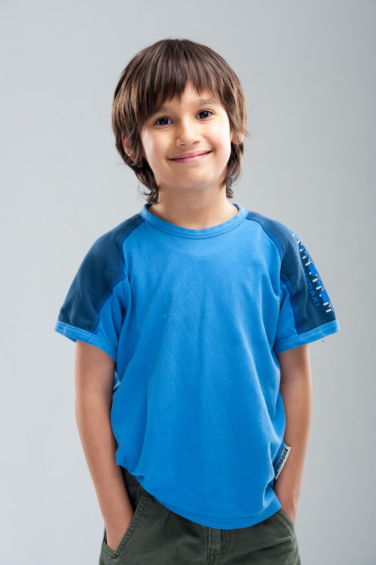 Foto retrato de menino modelo