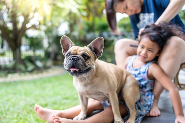 Foto retrato de mulher com cão