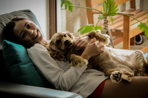 Retrato de mulher com cão