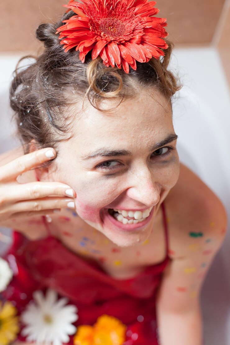 Foto retrato de mulher com flores na banheira
