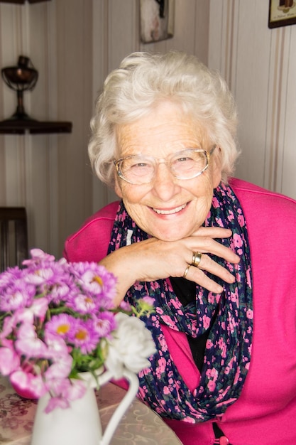 Retrato de mulher com flores