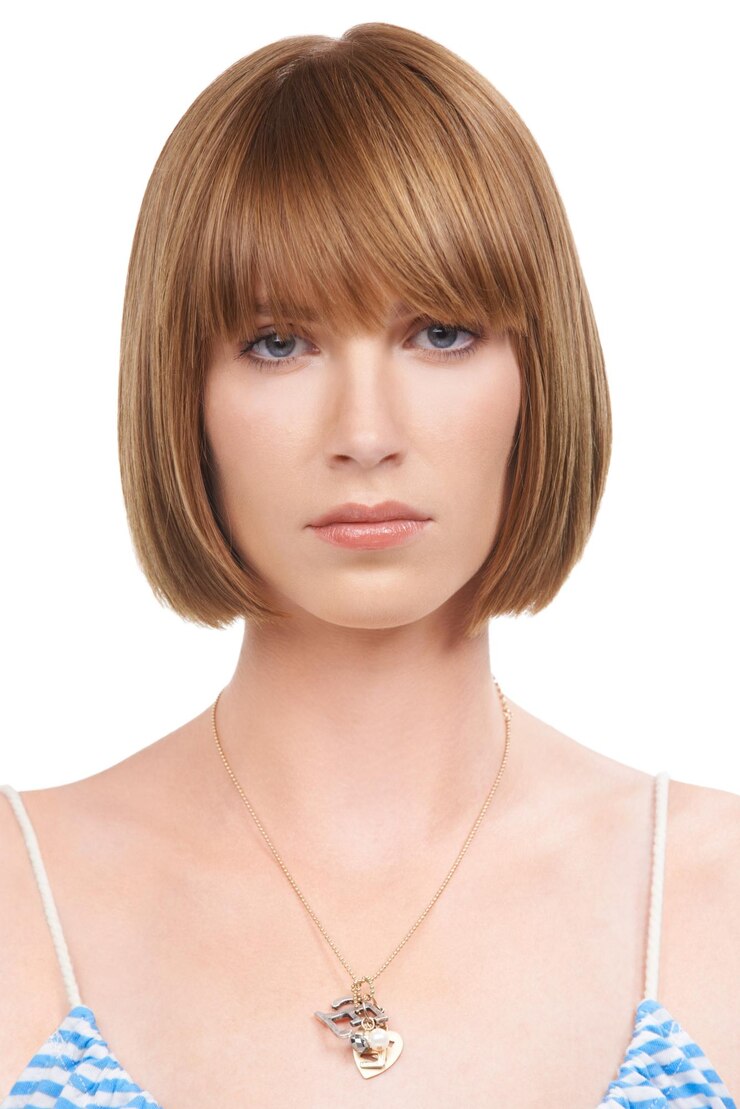 Foto retrato de mulher e beleza séria e cosméticos com maquiagem em estúdio maquete por fundo branco pessoa criativa francesa rosto ou gengibre com moda de moda saudável cuidados com o cabelo ou condicionador resultados