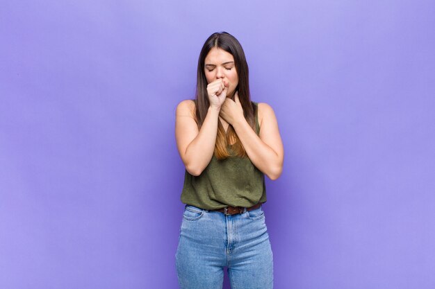 Retrato de mulher jovem bonita