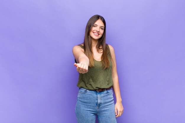 Retrato de mulher jovem bonita