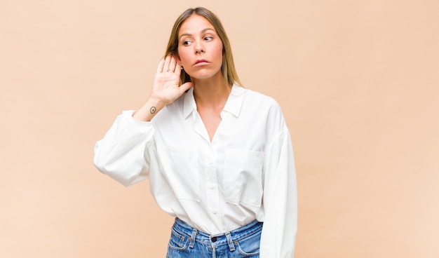 Retrato de mulher jovem bonita