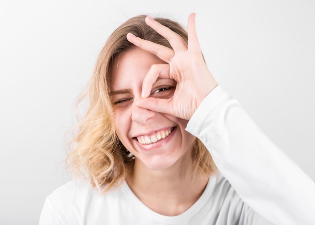 Foto retrato de mulher jovem e bonita