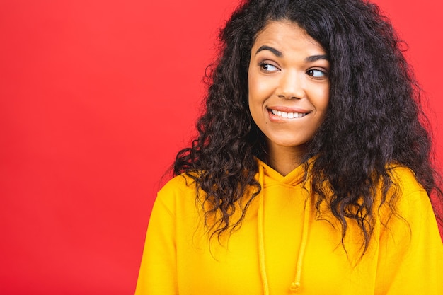 Retrato de mulher jovem e bonita