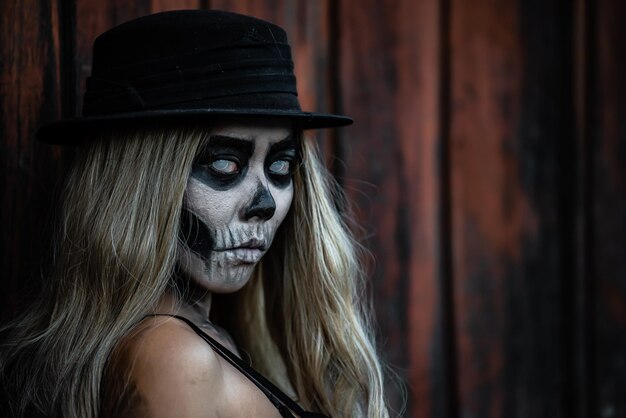 Retrato de mulher maquiada rosto fantasma O desfile do Dia dos Mortos da Cidade do México no domingo homenageou os mortos em dois terremotos recentesTailândia