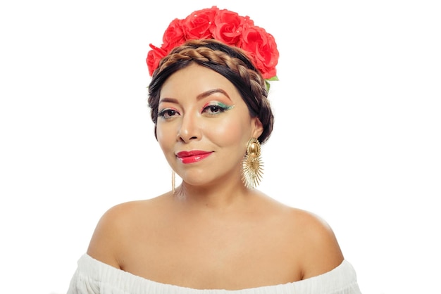 Retrato de mulher mexicana de beleza com maquiagem com as cores da bandeira mexicana.