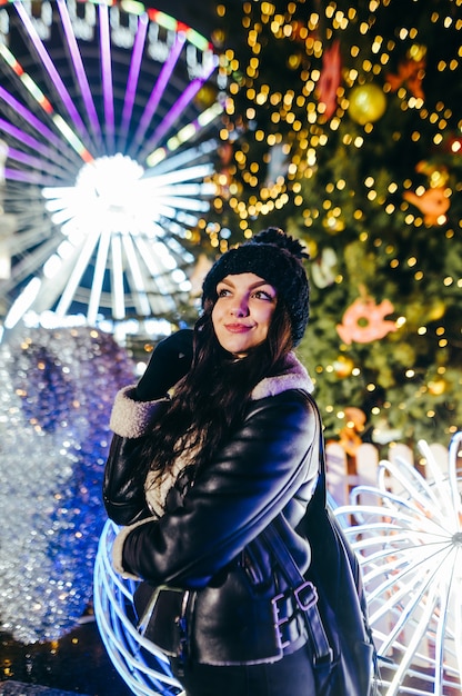 Retrato de mulher na fada do natal