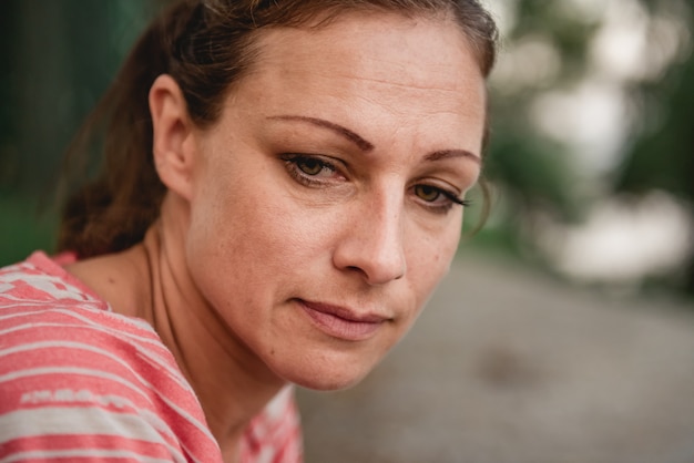 Foto retrato de mulher triste