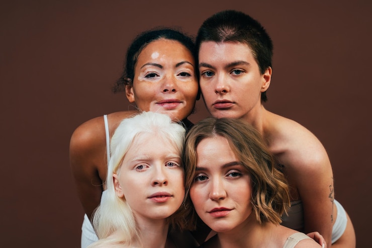 Foto retrato de mulheres contra fundo colorido