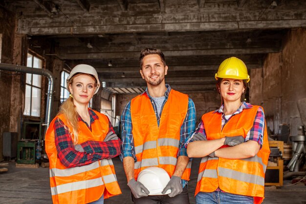 Foto retrato de pessoas a trabalhar