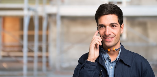 Retrato, de, um, arquiteta, conversa telefone