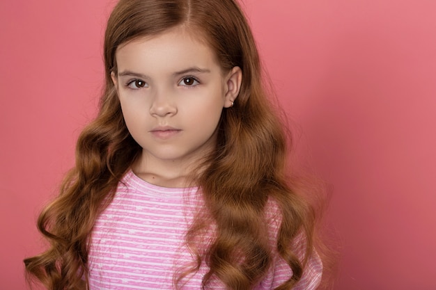 Retrato, de, um, bonito, menina, com, cabelo vermelho