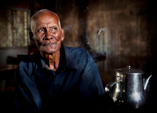 Retrato, de, um, cambojano sênior, homem