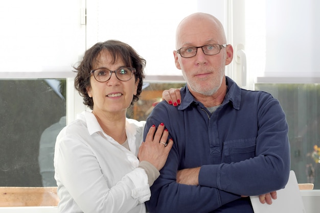 Retrato de um casal feliz sênior