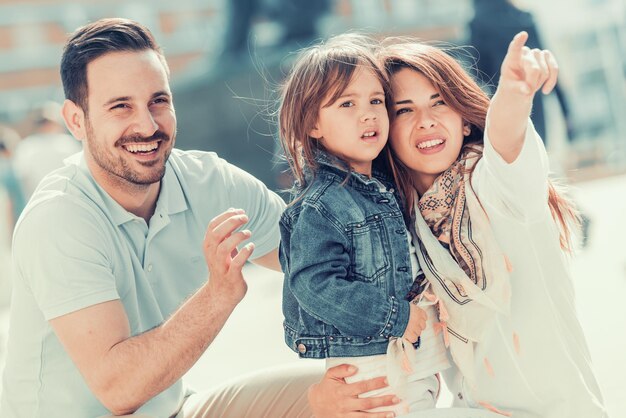 Foto retrato, de, um, feliz, jovem, família