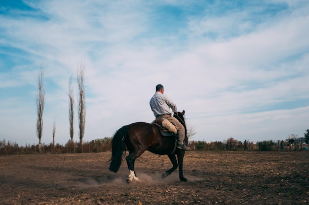 Retrato de um homem a cavalo